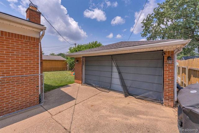 36106 Canyon Drive, Westland, MI 48186