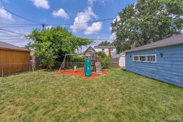 36106 Canyon Drive, Westland, MI 48186