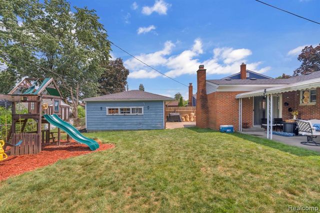 36106 Canyon Drive, Westland, MI 48186