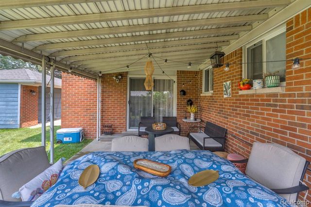 36106 Canyon Drive, Westland, MI 48186