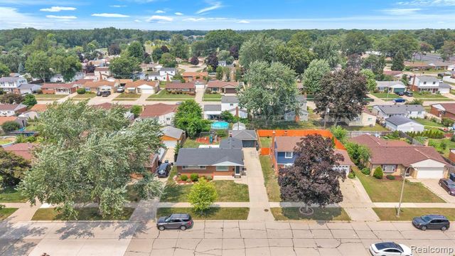 36106 Canyon Drive, Westland, MI 48186