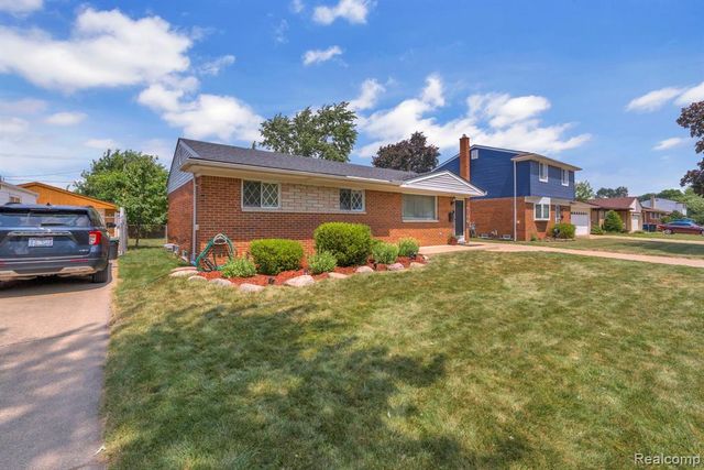 36106 Canyon Drive, Westland, MI 48186