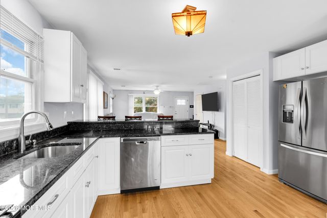 160 Twilight Avenue, Keansburg, NJ 07734