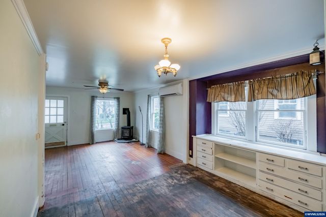 1030 21st St NE, Salem, OR 97301