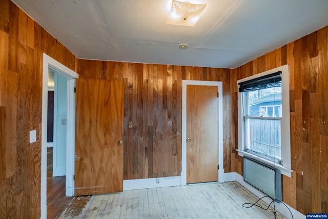 1030 21st St NE, Salem, OR 97301