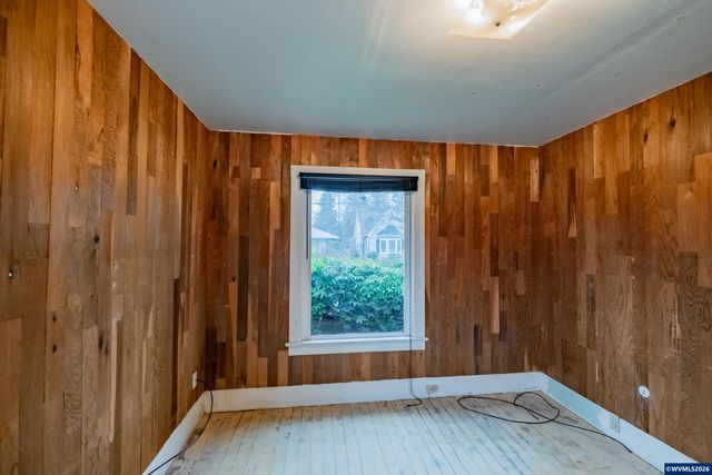 1030 21st St NE, Salem, OR 97301