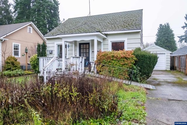 1030 21st St NE, Salem, OR 97301