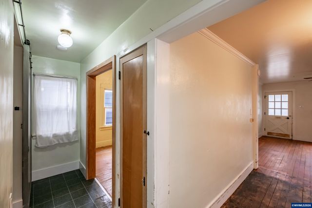 1030 21st St NE, Salem, OR 97301