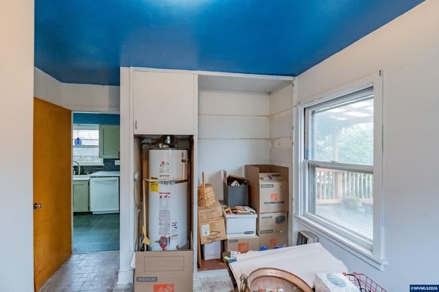 1030 21st St NE, Salem, OR 97301