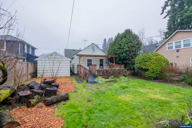 1030 21st St NE, Salem, OR 97301