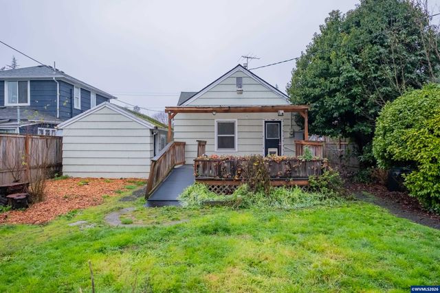 1030 21st St NE, Salem, OR 97301