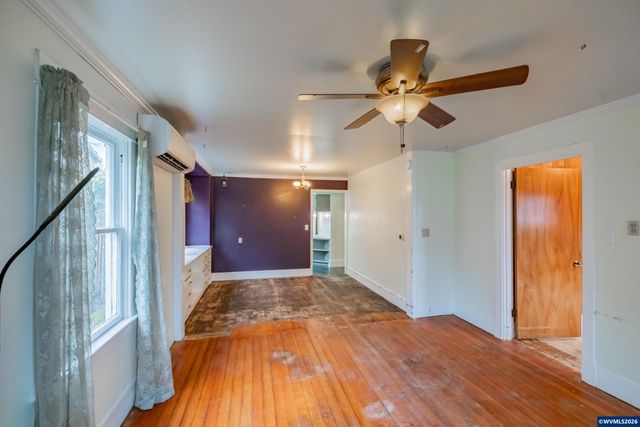 1030 21st St NE, Salem, OR 97301