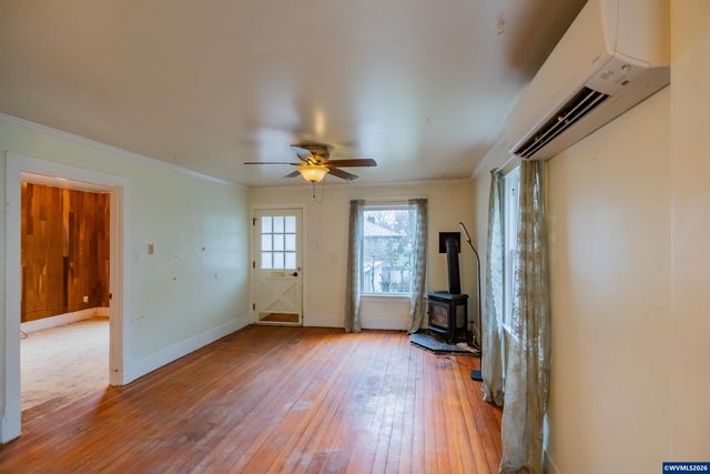 1030 21st St NE, Salem, OR 97301