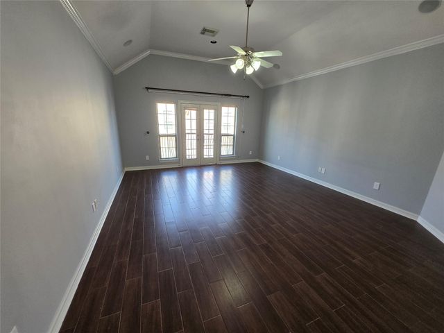 8020 Pagosa Springs Drive, Houston, TX 77040