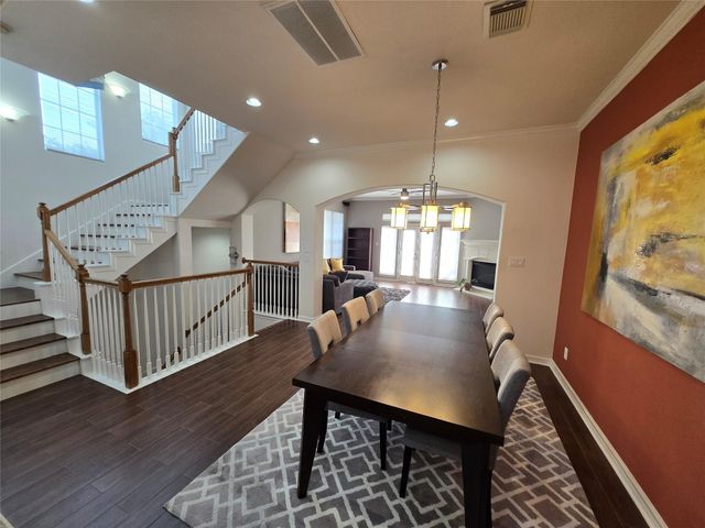 8020 Pagosa Springs Drive, Houston, TX 77040