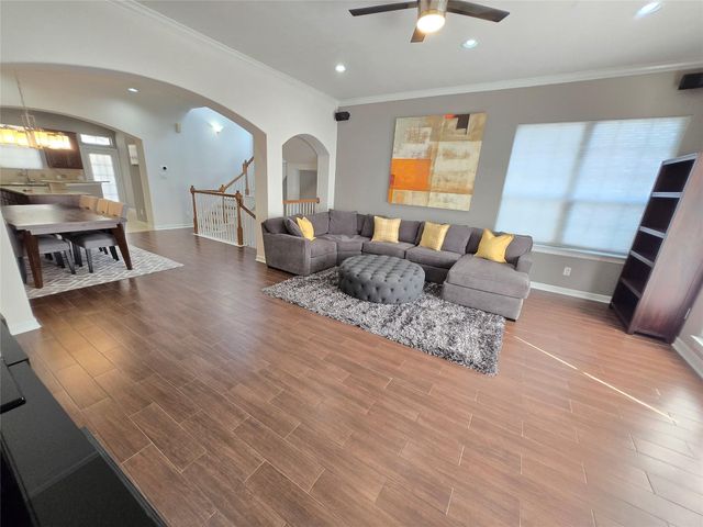 8020 Pagosa Springs Drive, Houston, TX 77040