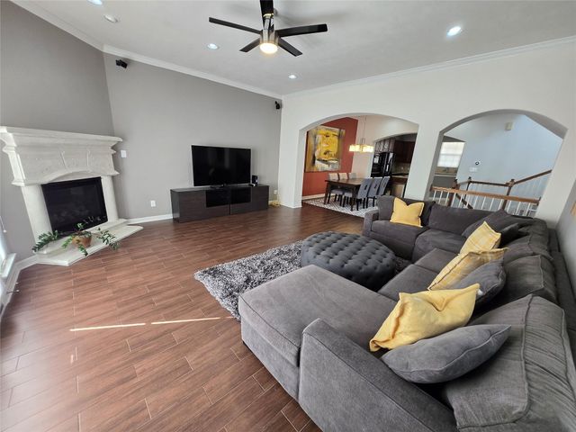 8020 Pagosa Springs Drive, Houston, TX 77040