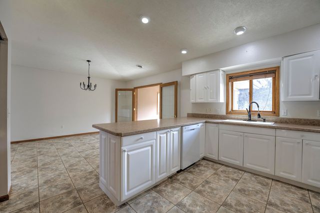 1413 Golden Valley Lane, Minot, ND 58703