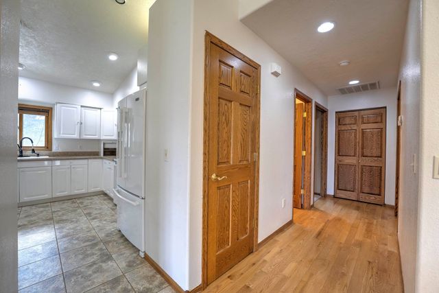 1413 Golden Valley Lane, Minot, ND 58703