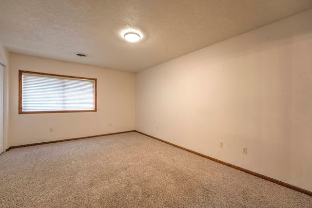 1413 Golden Valley Lane, Minot, ND 58703