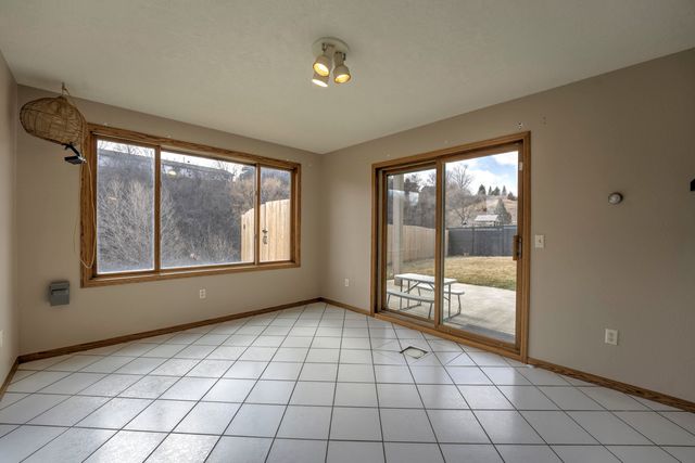 1413 Golden Valley Lane, Minot, ND 58703