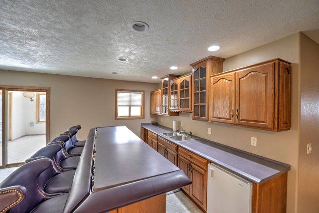 1413 Golden Valley Lane, Minot, ND 58703