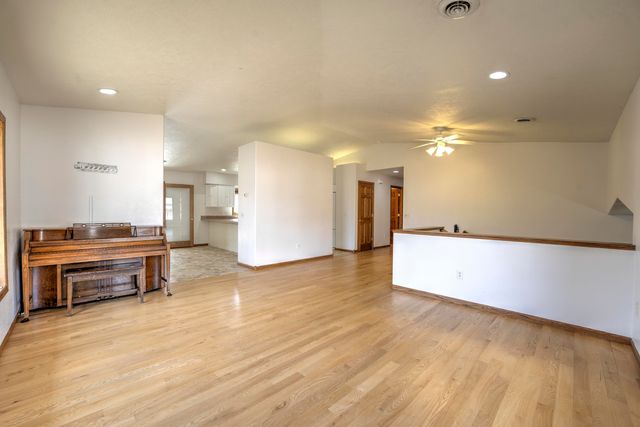 1413 Golden Valley Lane, Minot, ND 58703