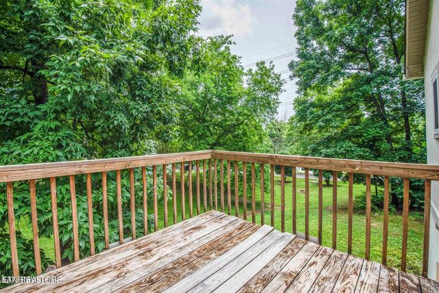 1728 Stone Hedge Drive, Knoxville, TN 37909