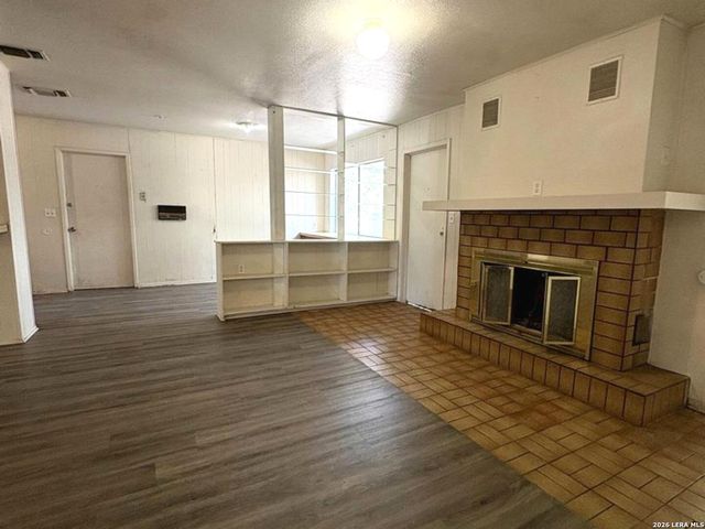 4319 LAS CRUCES ST, San Antonio, TX 78233