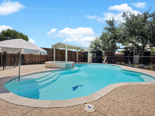 2600 Bowie Drive, Mesquite, TX 75181