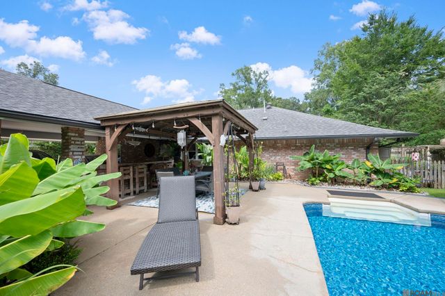 7566 Kingsley Dr, Denham Springs, LA 70706
