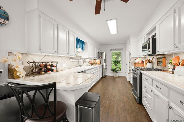 7566 Kingsley Dr, Denham Springs, LA 70706