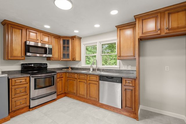 67 Roslyn Rd, Brockton, MA 02302