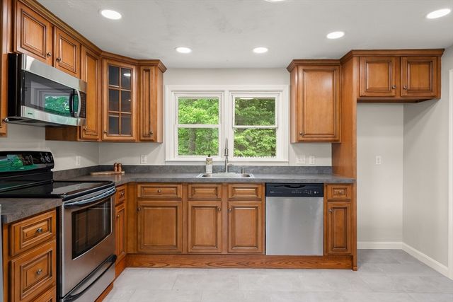 67 Roslyn Rd, Brockton, MA 02302