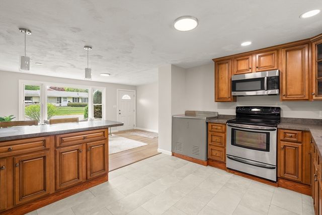 67 Roslyn Rd, Brockton, MA 02302