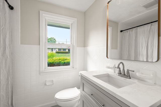 67 Roslyn Rd, Brockton, MA 02302