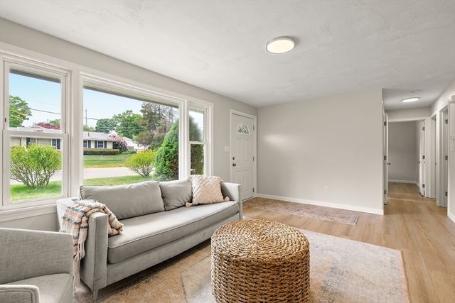 67 Roslyn Rd, Brockton, MA 02302
