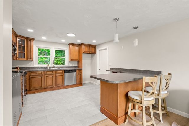 67 Roslyn Rd, Brockton, MA 02302