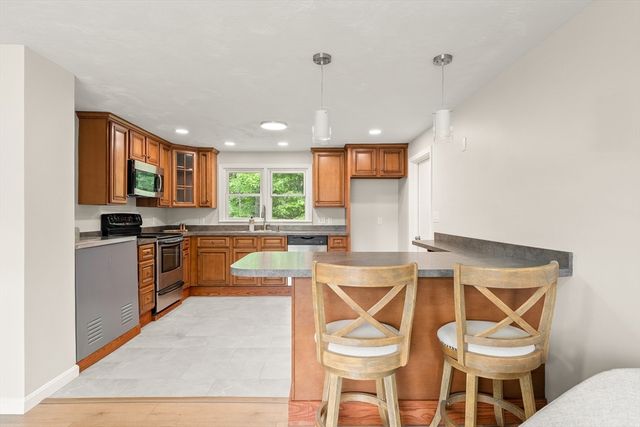 67 Roslyn Rd, Brockton, MA 02302