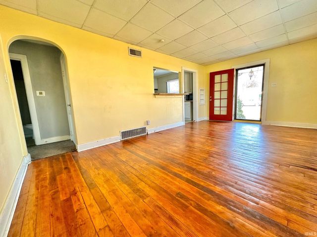 1615 Ravenswood Drive, Evansville, IN 47714