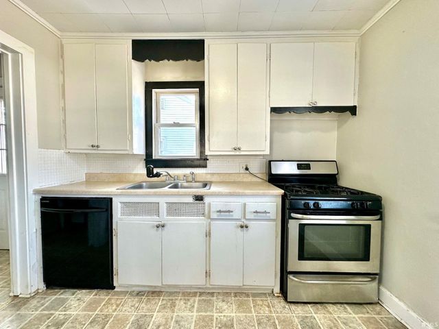 1615 Ravenswood Drive, Evansville, IN 47714