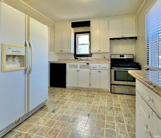 1615 Ravenswood Drive, Evansville, IN 47714