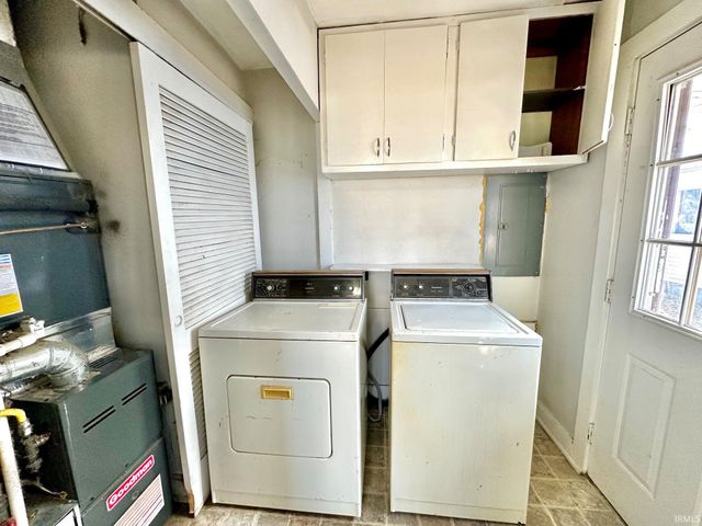 1615 Ravenswood Drive, Evansville, IN 47714