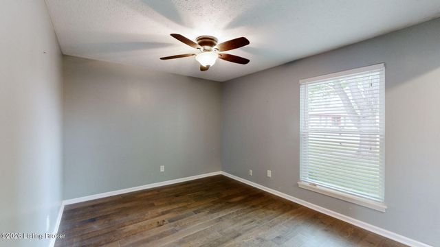 10803 Corbin Ct, Louisville, KY 40229