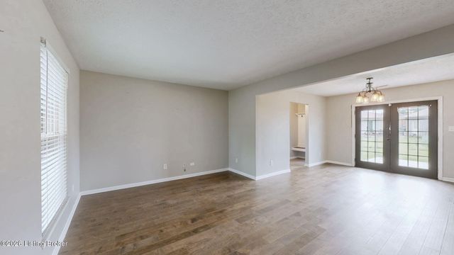 10803 Corbin Ct, Louisville, KY 40229