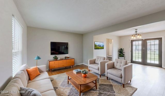 10803 Corbin Ct, Louisville, KY 40229