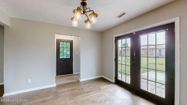 10803 Corbin Ct, Louisville, KY 40229