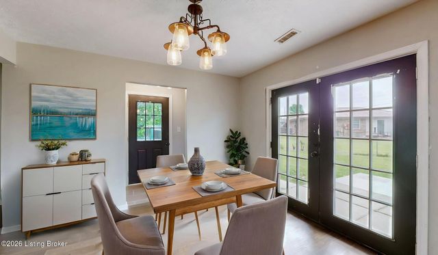 10803 Corbin Ct, Louisville, KY 40229