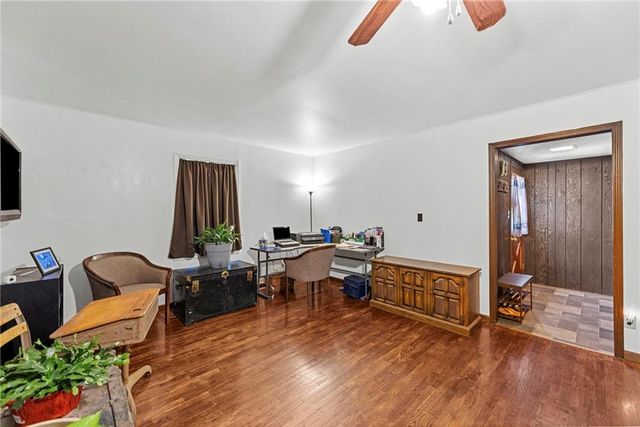 29870 Lookout Road, Paola, KS 66071