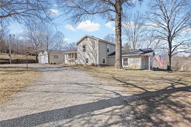 29870 Lookout Road, Paola, KS 66071